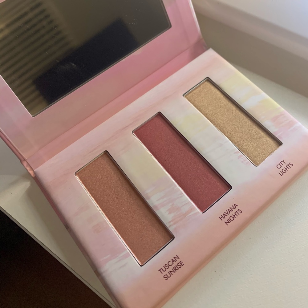 Blush and highlight palette